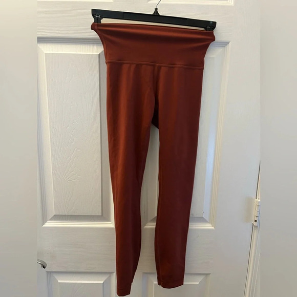 Lululemon Wunder Train High-Rise Tight 25"
Dark Terracotta - Picture 6 of 9